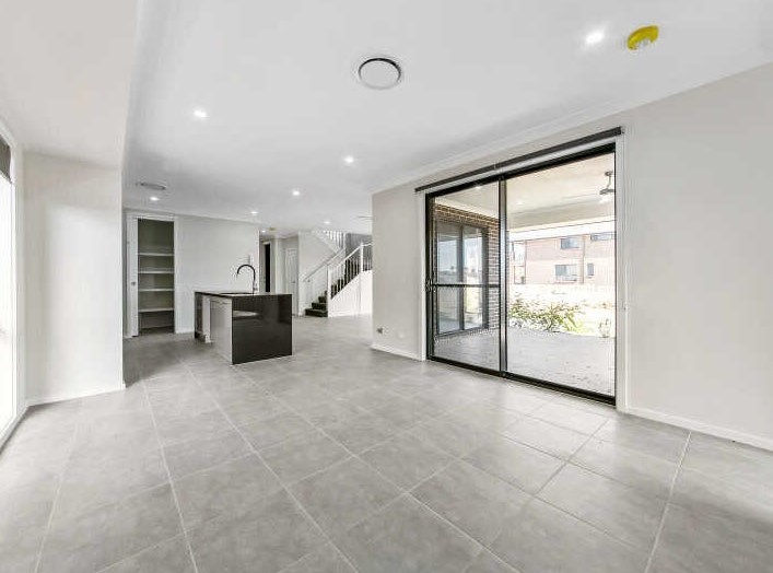 62 Pridham Ave, Box Hill, NSW 2765