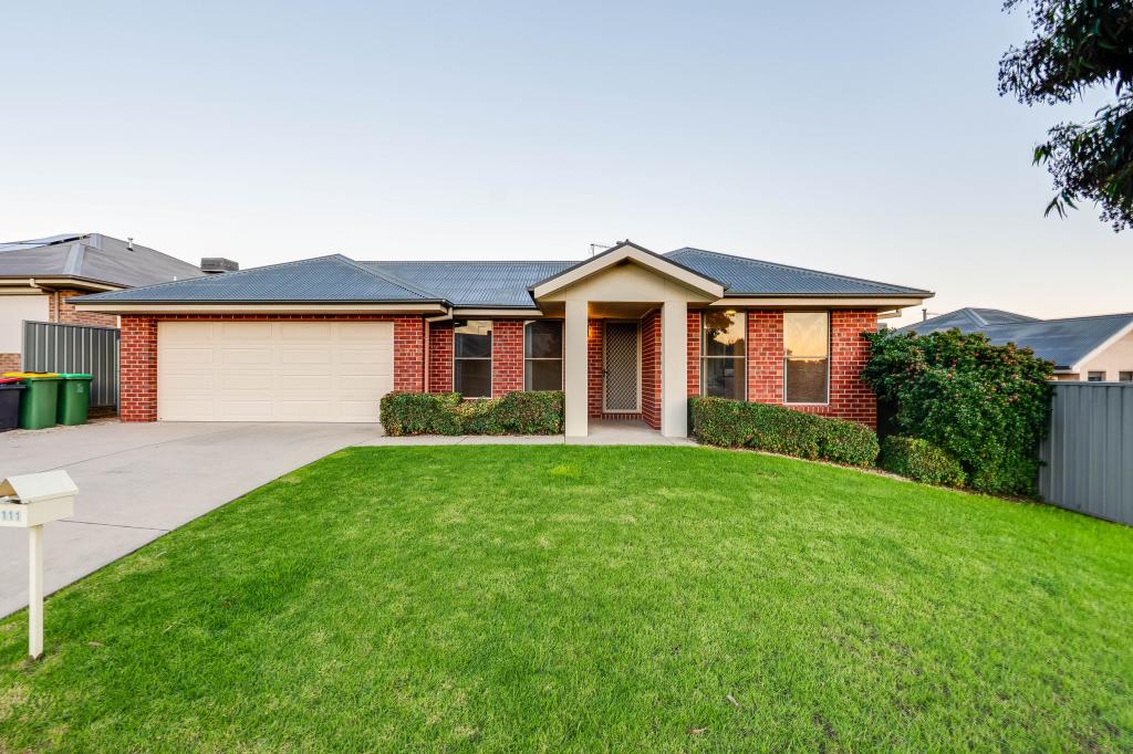 111 Honeyeater Cct, Thurgoona, NSW 2640