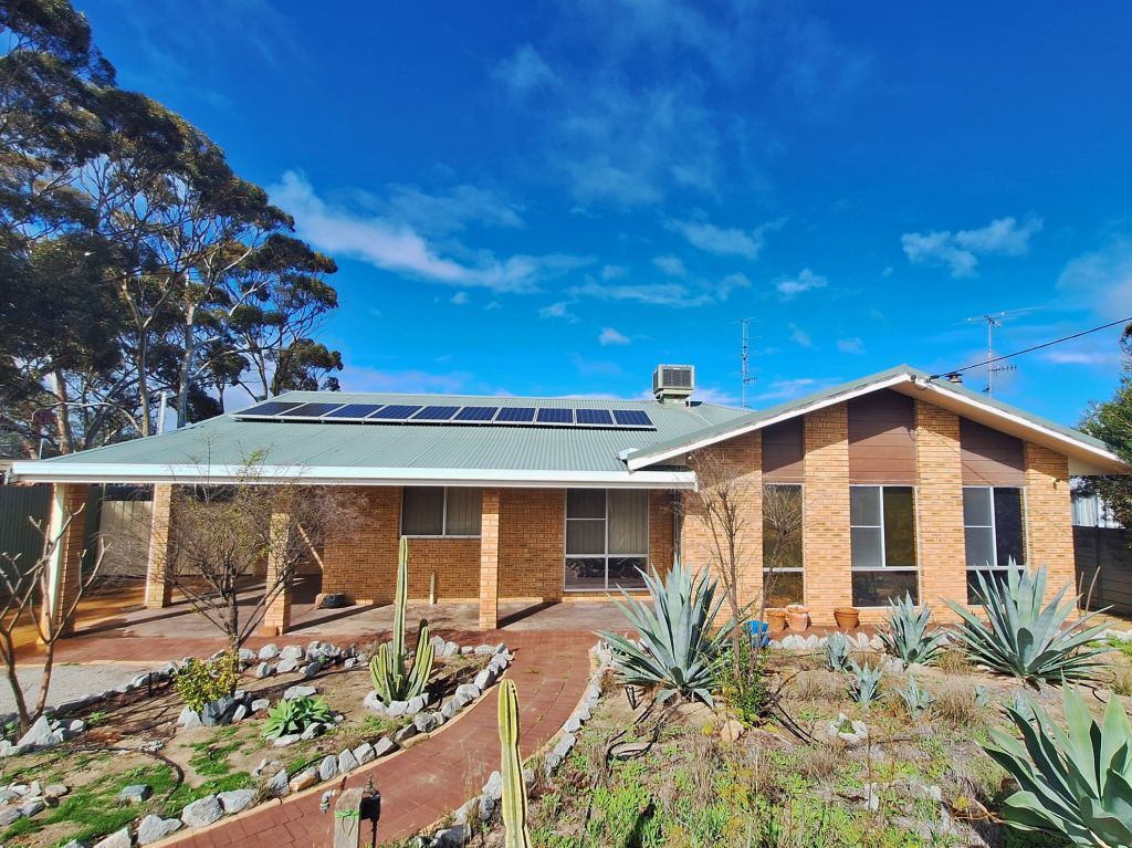 76 Forrest St, Kellerberrin, WA 6410