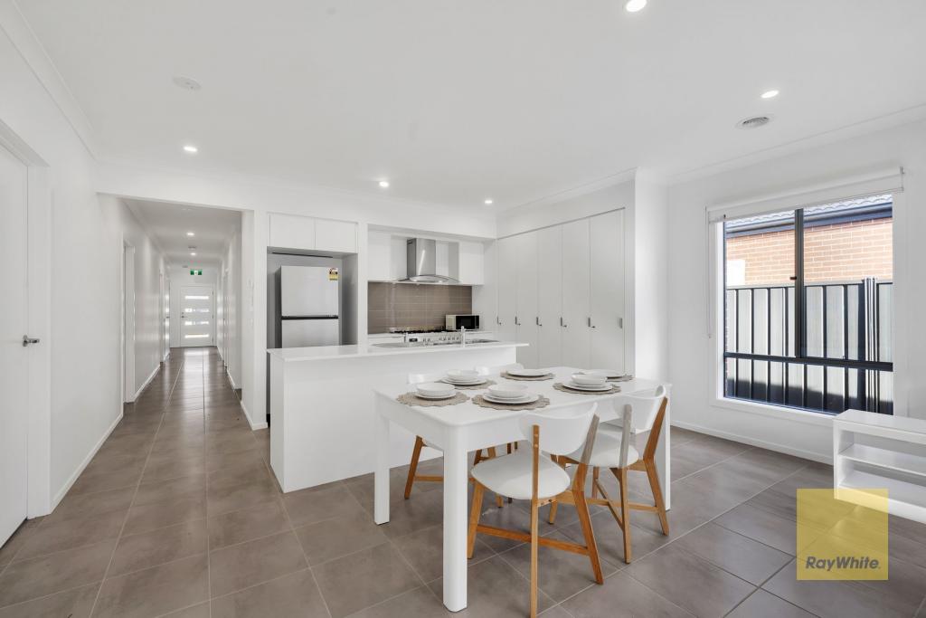 3 Nightjar Pl, Melton South, VIC 3338