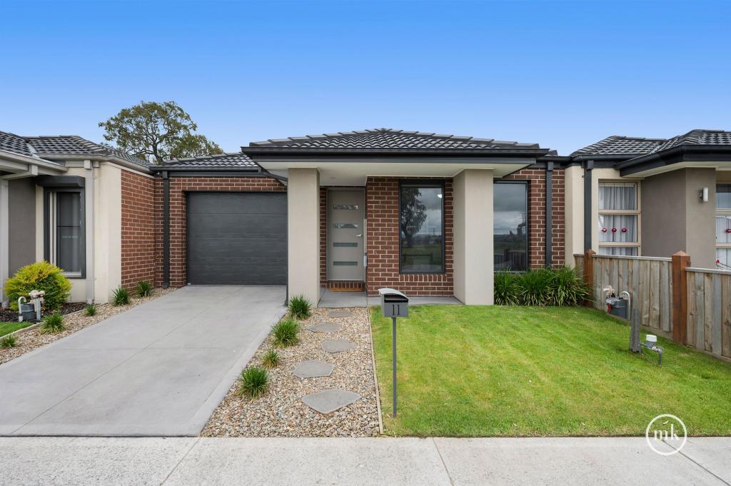 11 Moonstone St, Doreen, VIC 3754