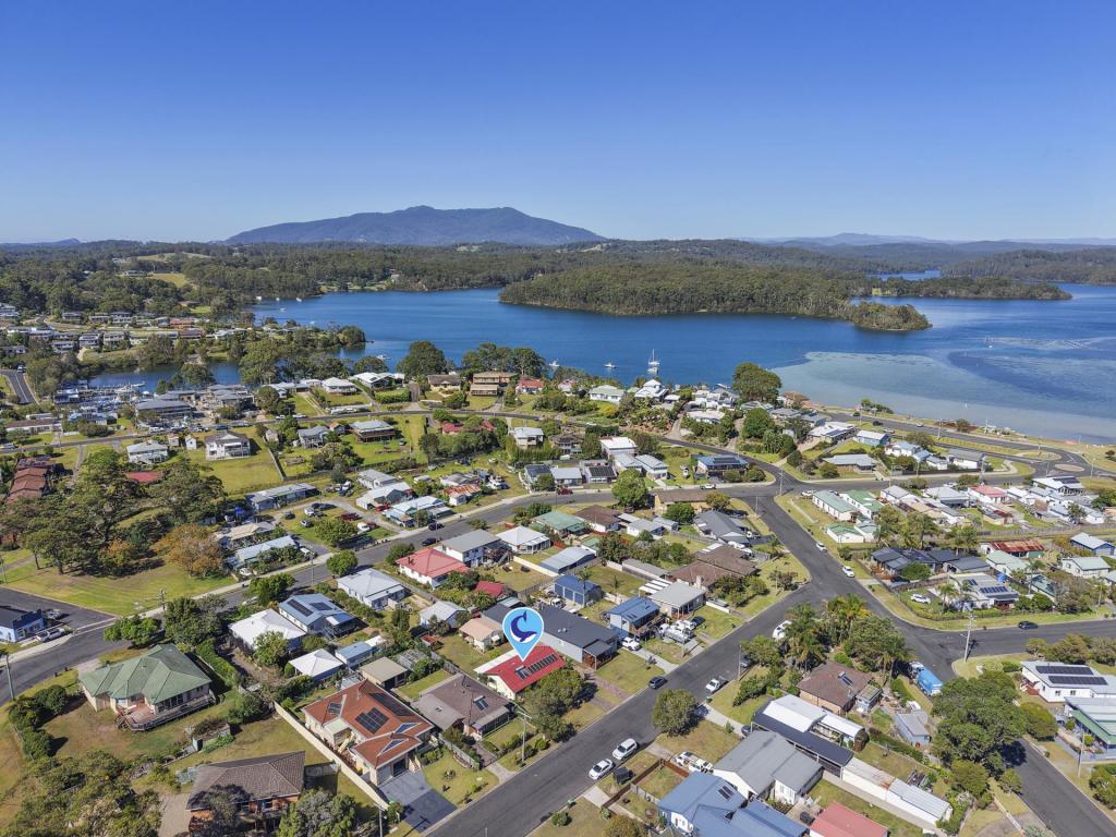 9 Hyland Ave, Narooma, NSW 2546