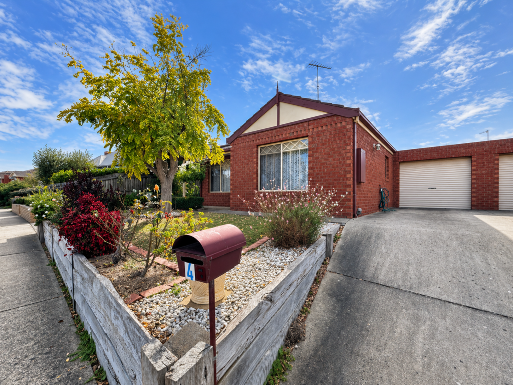 4 Molesworth Dr, Highton, VIC 3216