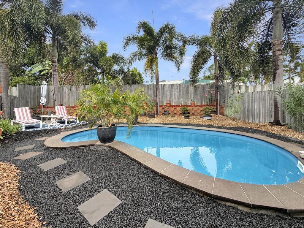 38 Daintree Dr, Bushland Beach, QLD 4818