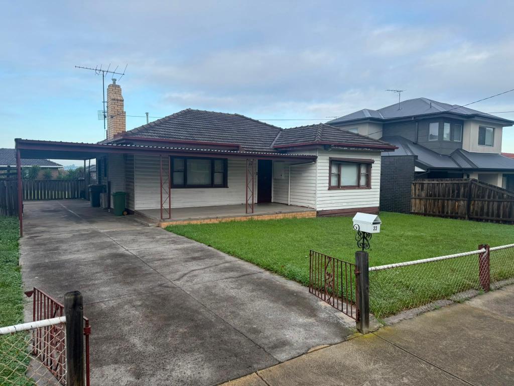 33 HICKFORD ST, RESERVOIR, VIC 3073
