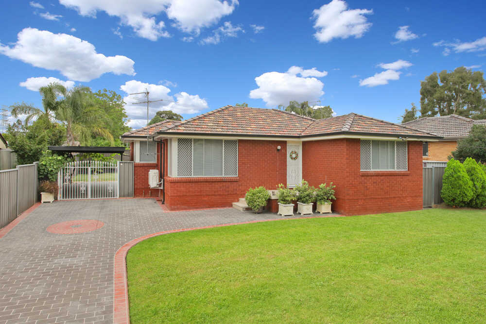 11 SUPERIOR AVE, SEVEN HILLS, NSW 2147