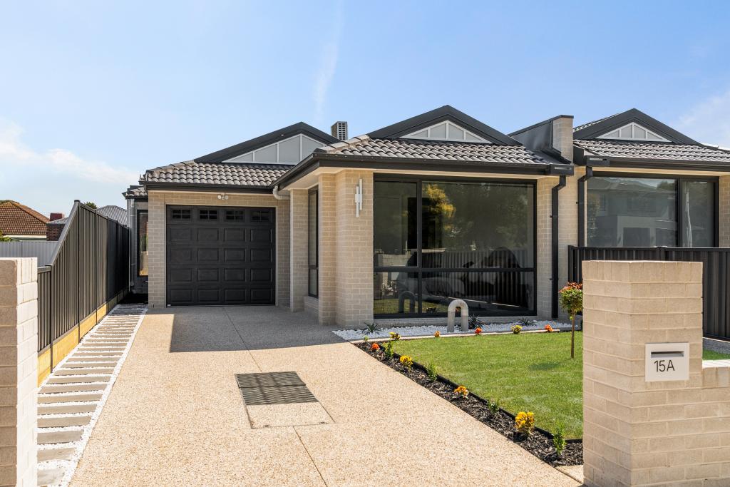 15A GRANVILLE ST, GLENROY, VIC 3046