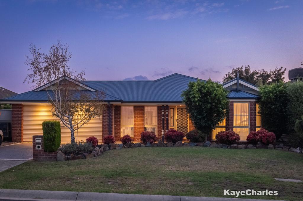 14 Drysdale St, Pakenham, VIC 3810