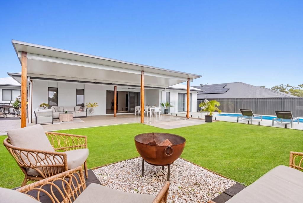21 Looby Cres, Pimpama, QLD 4209