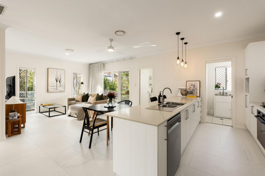 2/27 Railway Pde, Nundah, QLD 4012