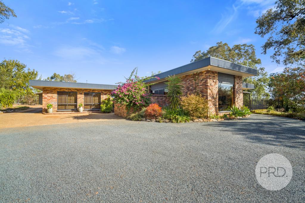 10 SILVERWOOD RD, LAKE ALBERT, NSW 2650
