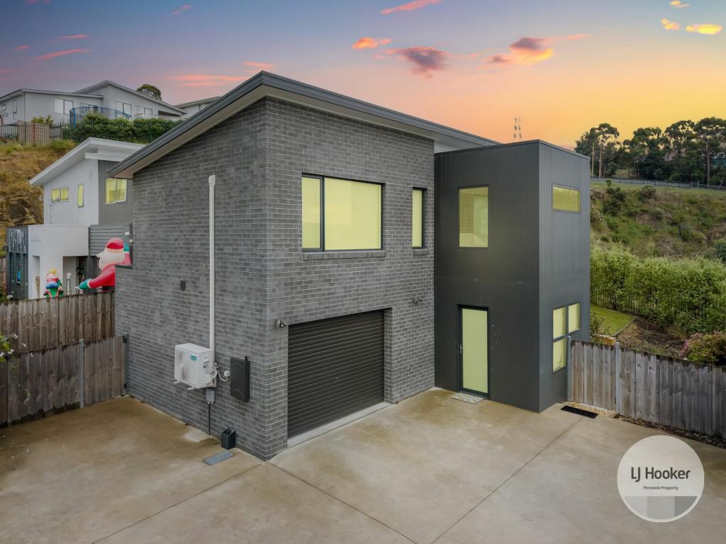 2/6 Dowding Cres, New Town, TAS 7008