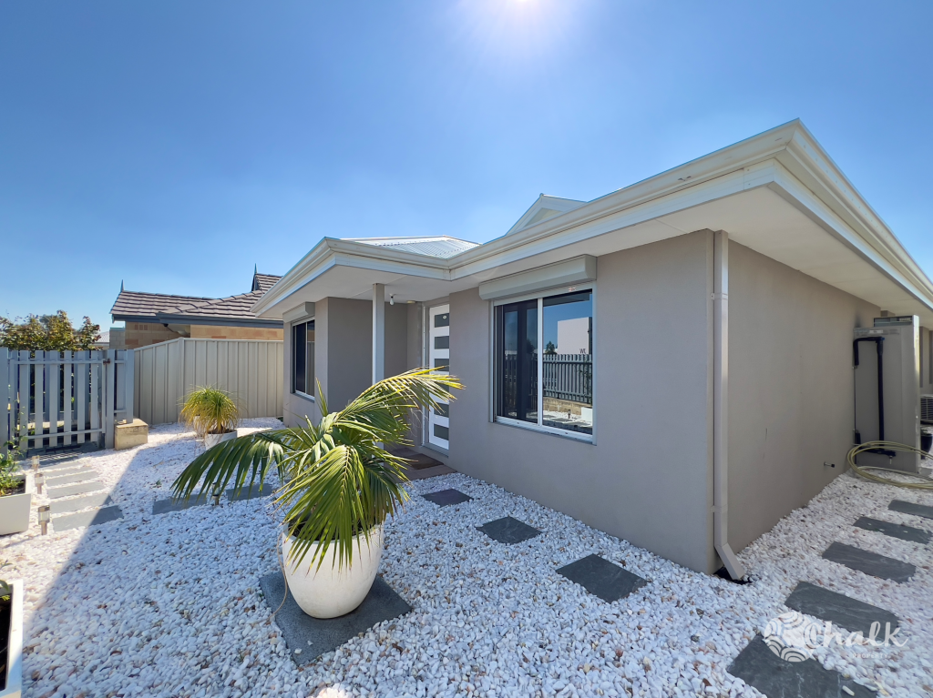 16 Mallina Cres, Golden Bay, WA 6174