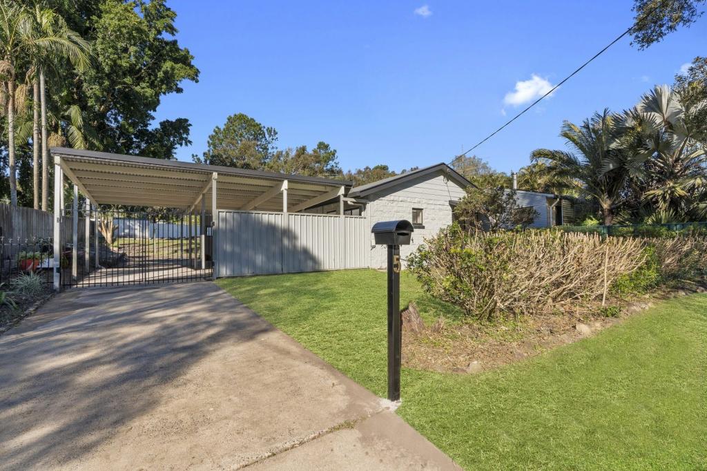 5 Daybell St, Woodford, QLD 4514