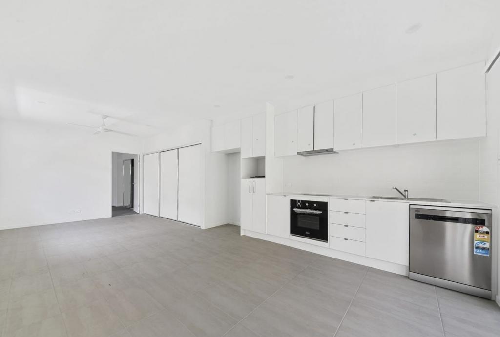 2/1 GAZANIA ST, RIPLEY, QLD 4306