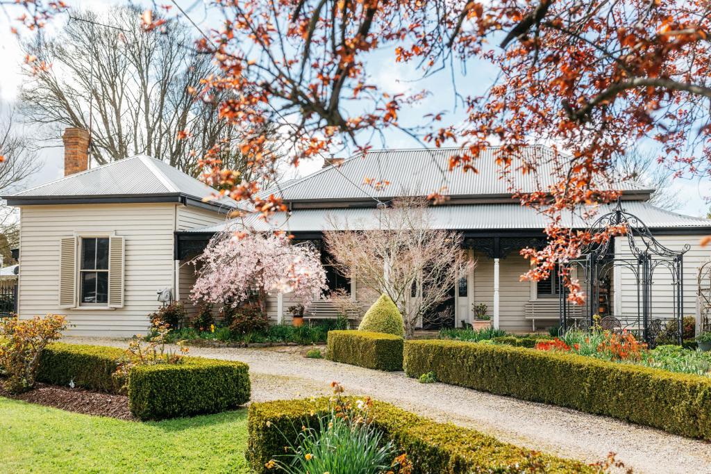 8 Langley St, Kyneton, VIC 3444