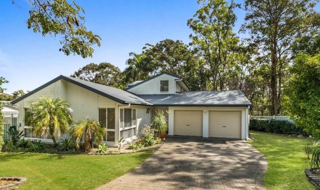 50 Avondale Rd, Sinnamon Park, QLD 4073