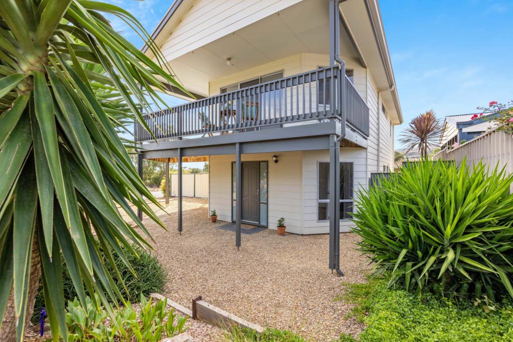 1 NAPIER AVE, SELLICKS BEACH, SA 5174