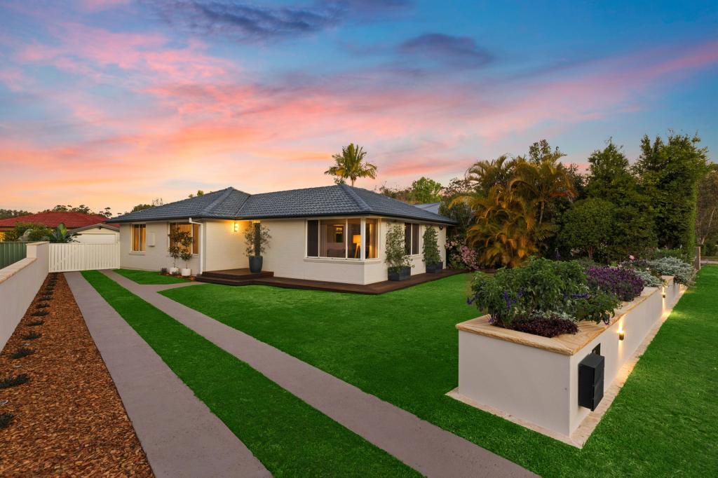 11 Byarong Ave, Point Clare, NSW 2250
