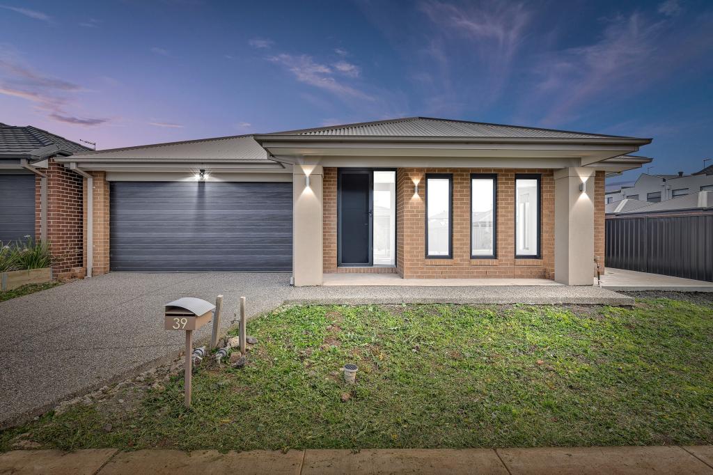 39 CELTIC RD, TARNEIT, VIC 3029