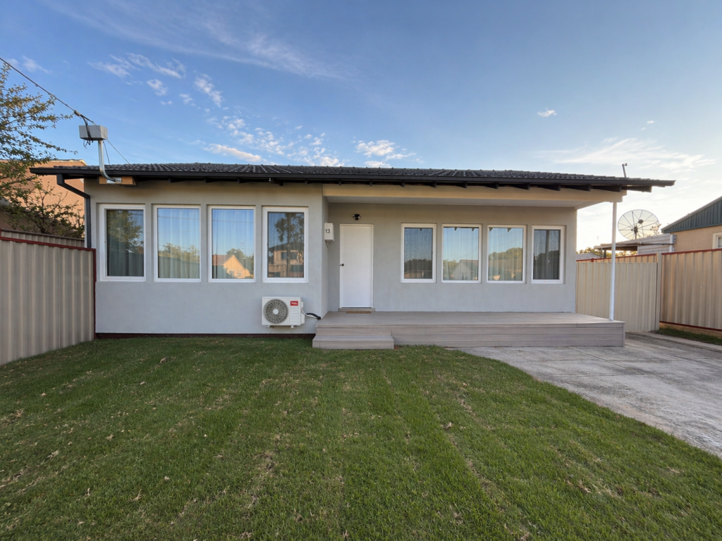 13 Pyalong Cres, Dallas, VIC 3047