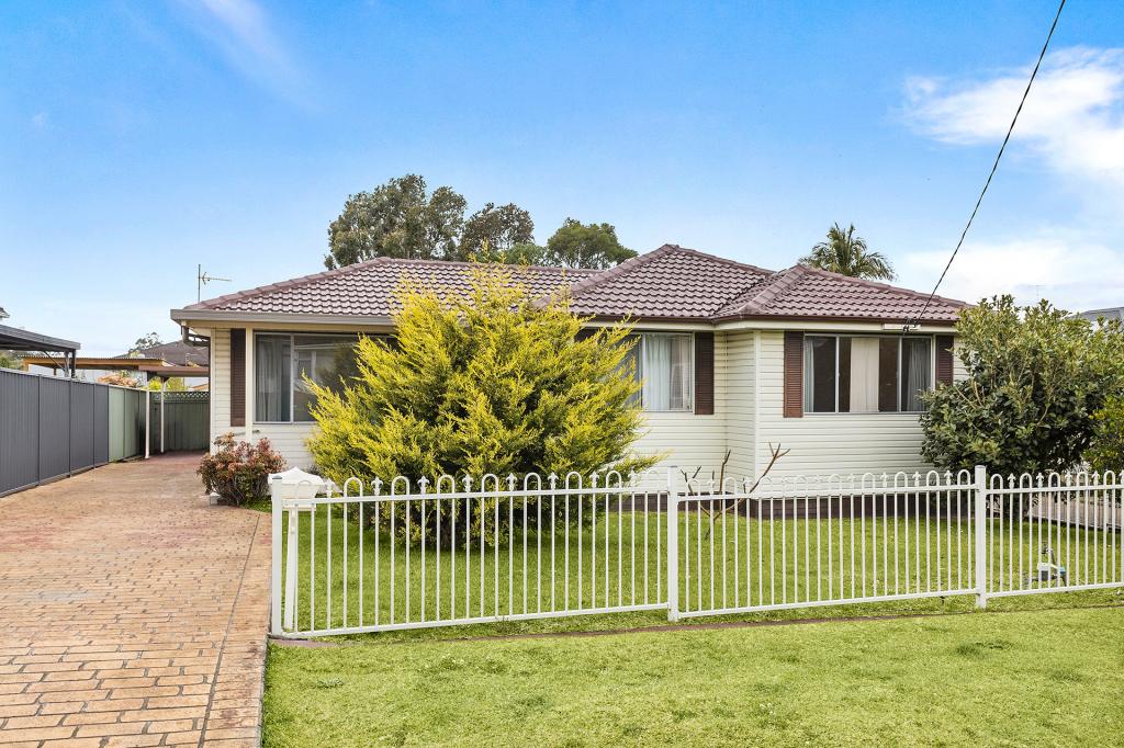 11 Rogers Ave, Kanahooka, NSW 2530