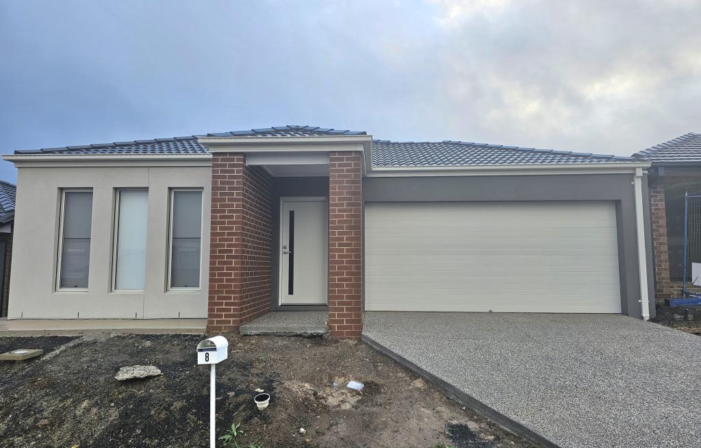 8 Spotted Harrier St, Wallan, VIC 3756