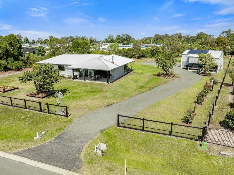 77 Cockatoo Cres, Poona, QLD 4650