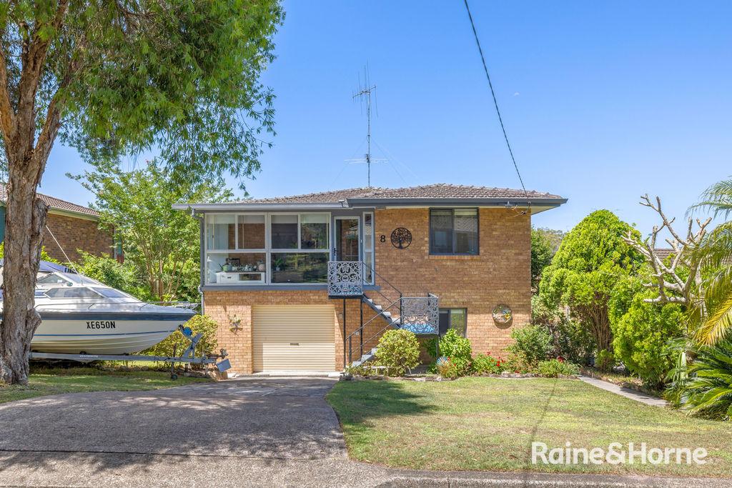 8 DEAN PDE, LEMON TREE PASSAGE, NSW 2319