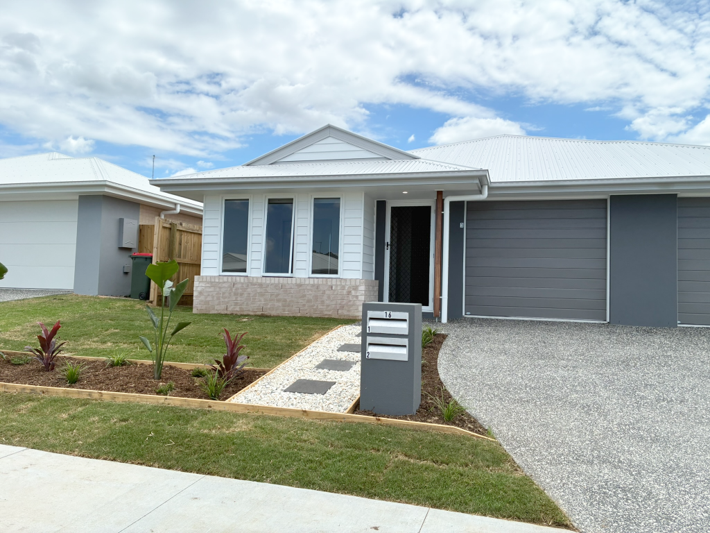 1/16 Basalt Rd, Greenbank, QLD 4124