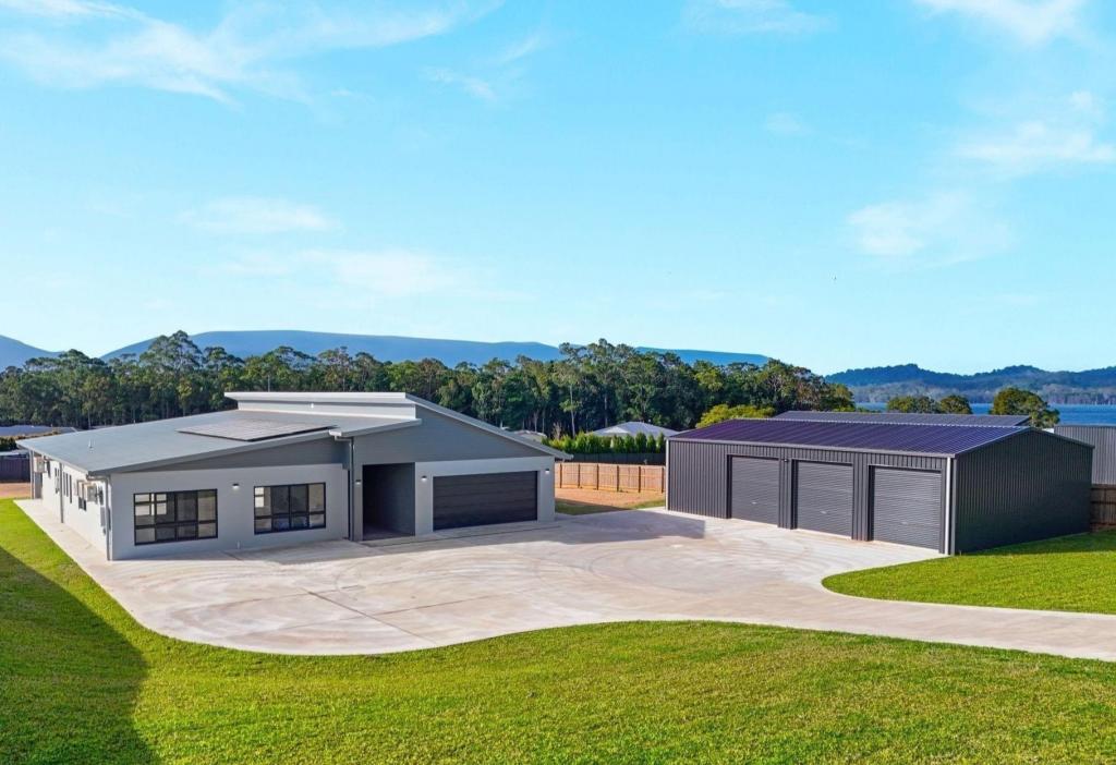 27 Malcolm Rd, Tinaroo, QLD 4872