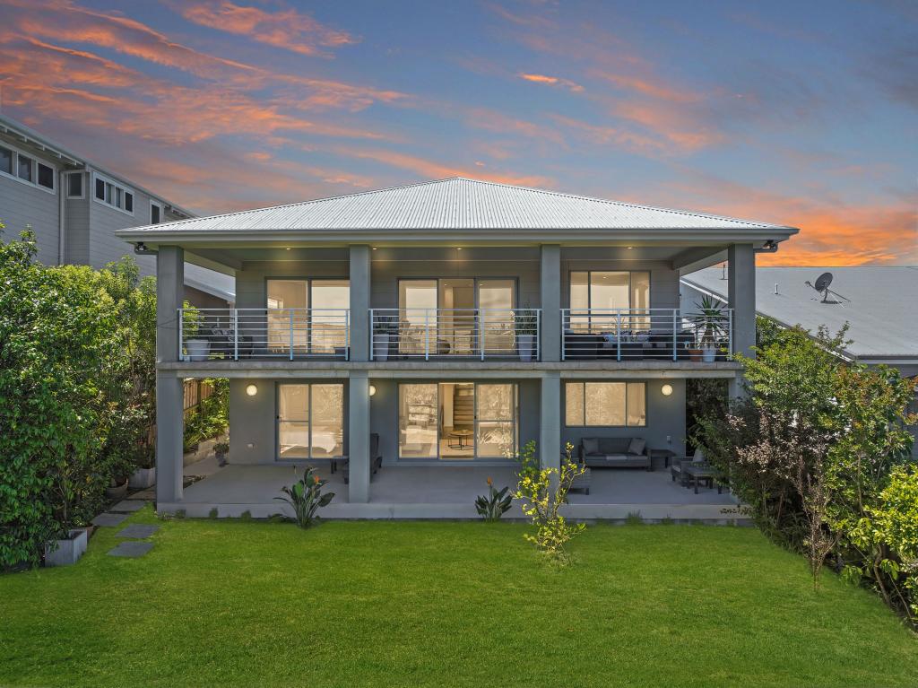 97 SURFSIDE DR, CATHERINE HILL BAY, NSW 2281
