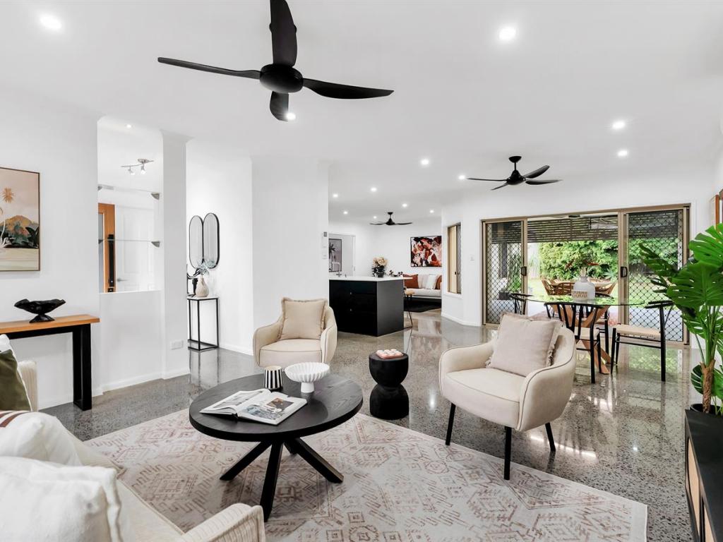 10 Talia St, Caravonica, QLD 4878