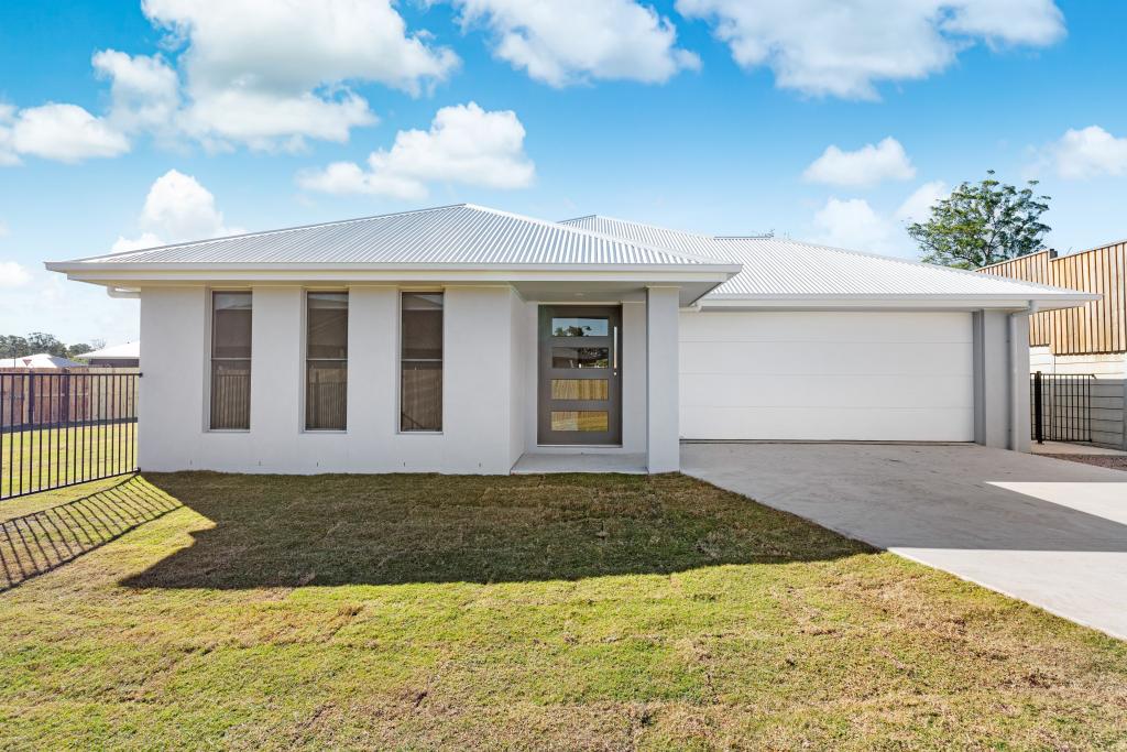 11 Scarlet Moon Ct, Southside, QLD 4570
