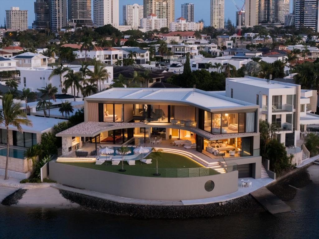 34 Midshipman Ct, Surfers Paradise, QLD 4217