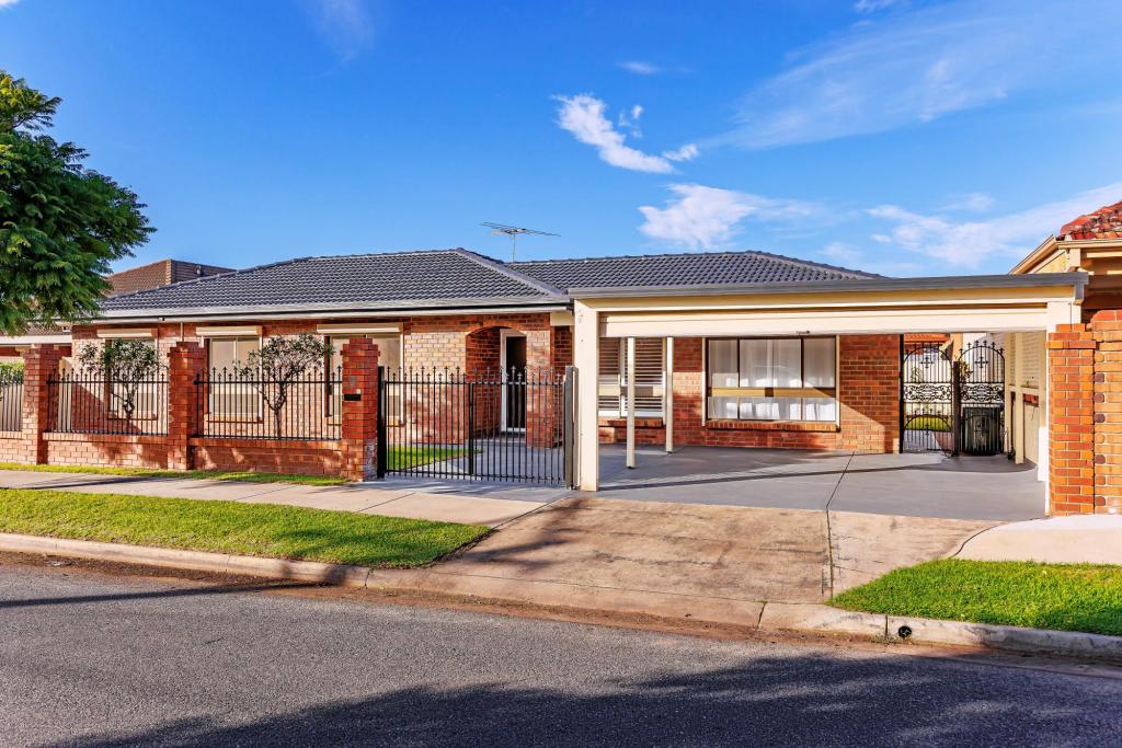 5 Hoskin Ave, Kidman Park, SA 5025