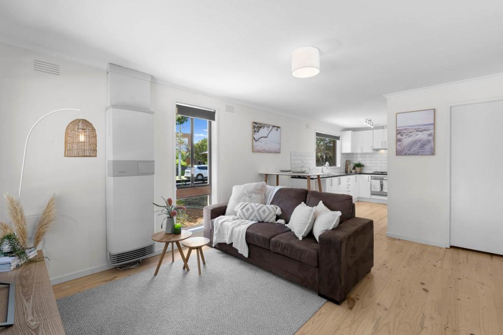 1/4 Carnoustie Gr, Mornington, VIC 3931