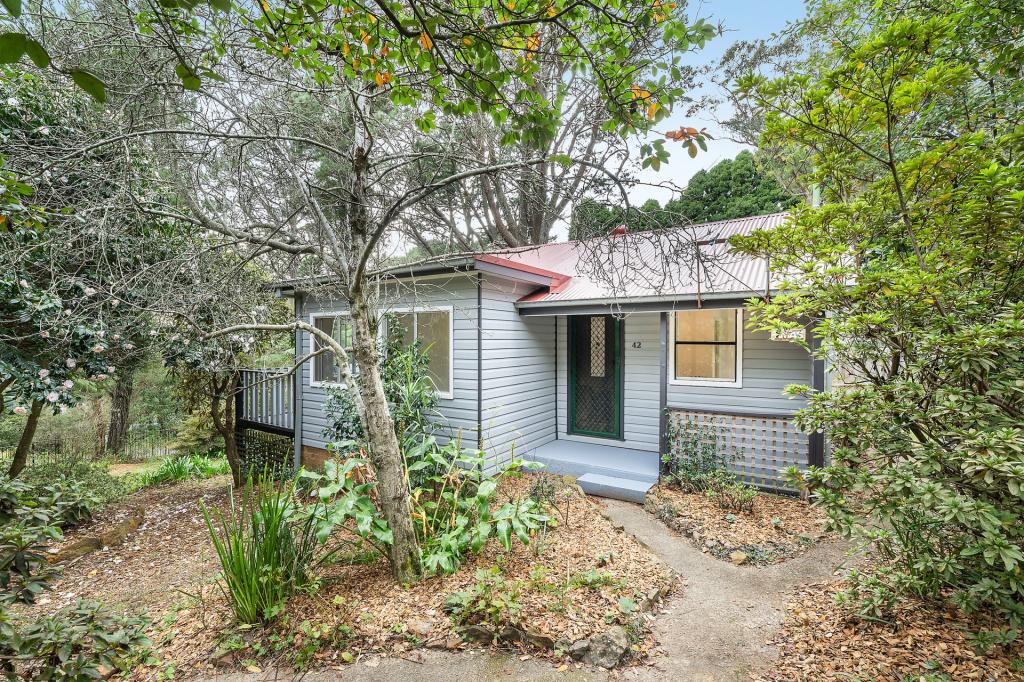 42 TAYLOR AVE, WENTWORTH FALLS, NSW 2782