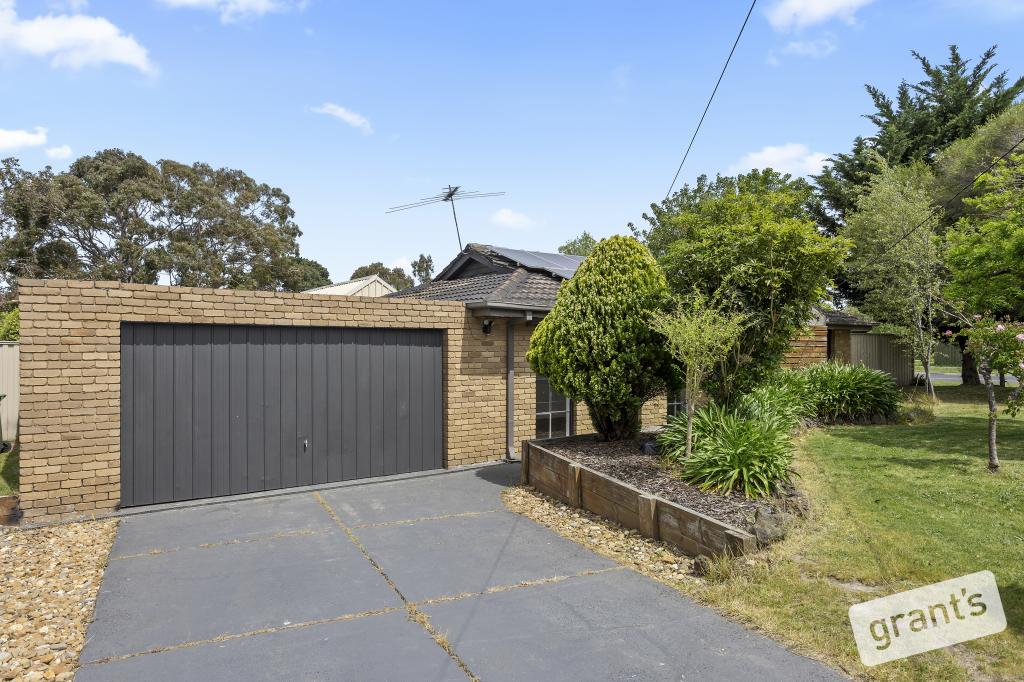 2 Parklands Ct, Narre Warren, VIC 3805