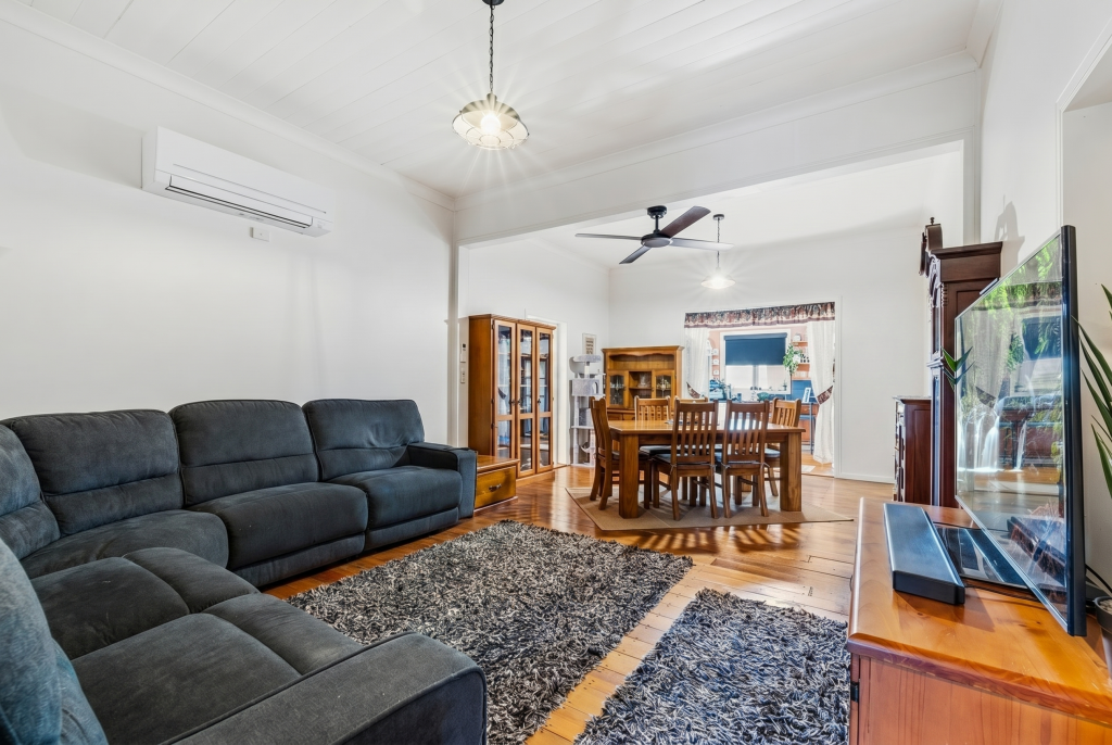 43 Hall St, Mount Morgan, QLD 4714