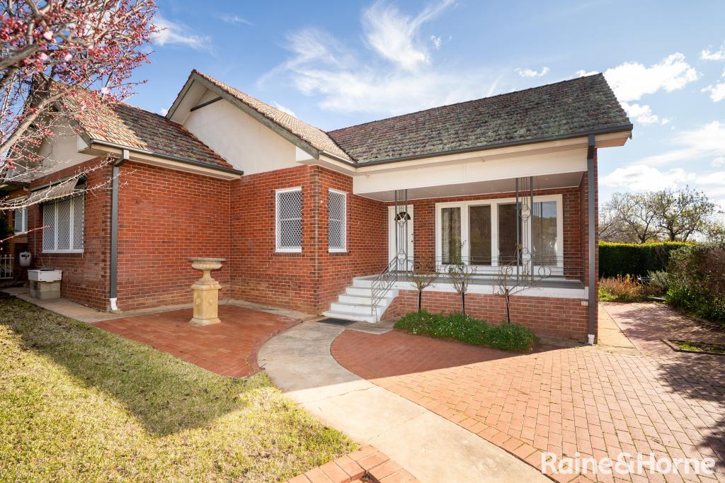 42 Mitchelmore St, Turvey Park, NSW 2650