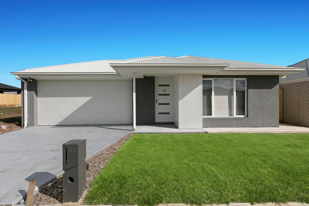 42 Lucknow Dr, Beveridge, VIC 3753