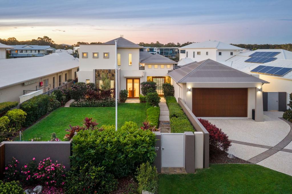37 Baywater Dr, Twin Waters, QLD 4564