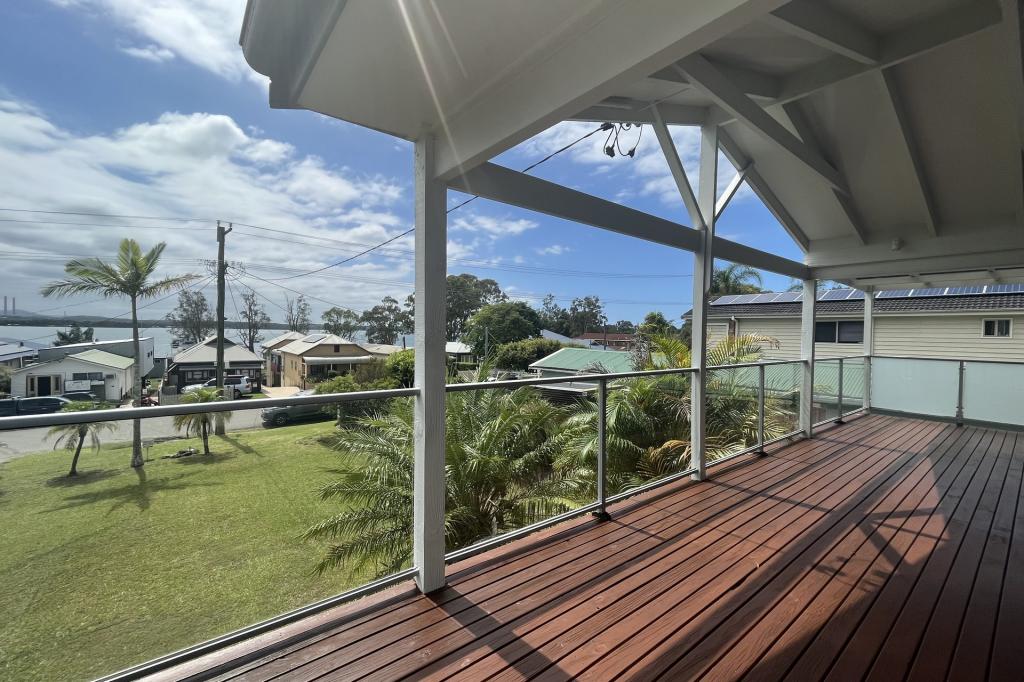 102 Grand Pde, Bonnells Bay, NSW 2264