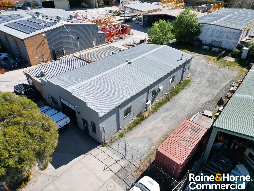 30 BEDFORD ST, QUEANBEYAN WEST, NSW 2620