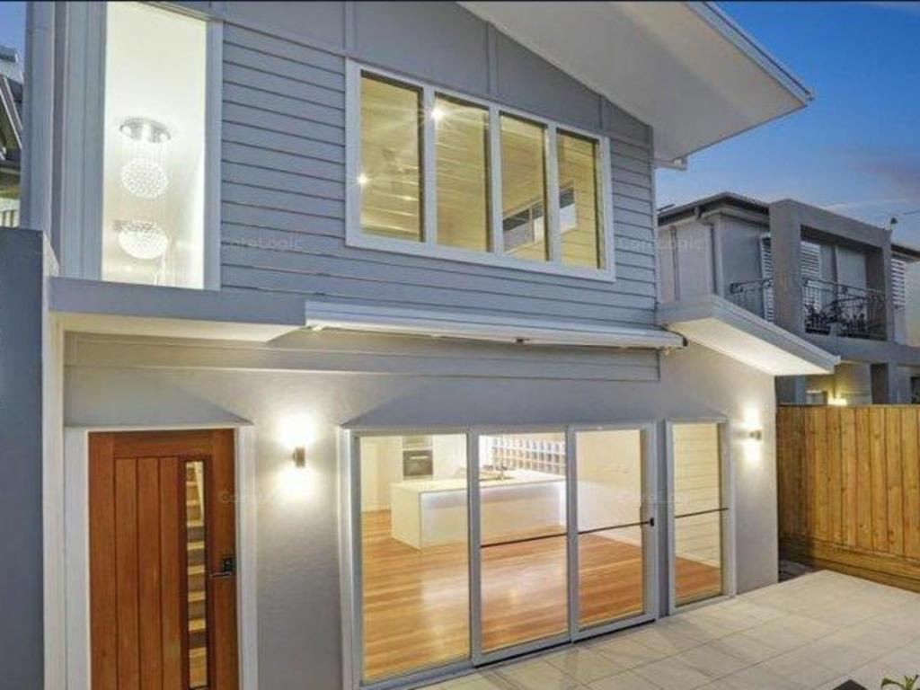 2/23 WARATAH ST, CLAYFIELD, QLD 4011