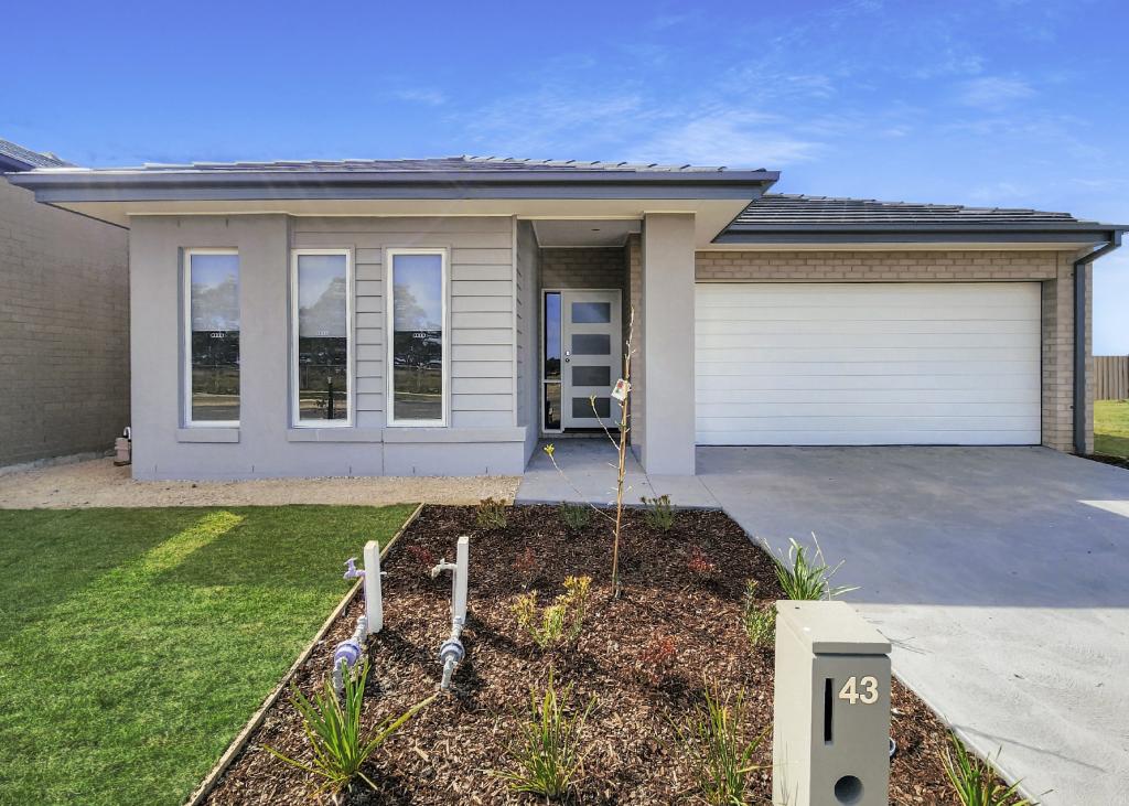 43 HARKNESS BVD, ARMSTRONG CREEK, VIC 3217