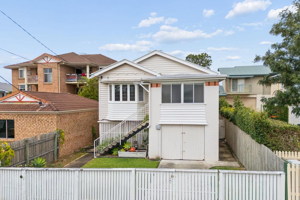 9 Seventh Ave, Kedron, QLD 4031