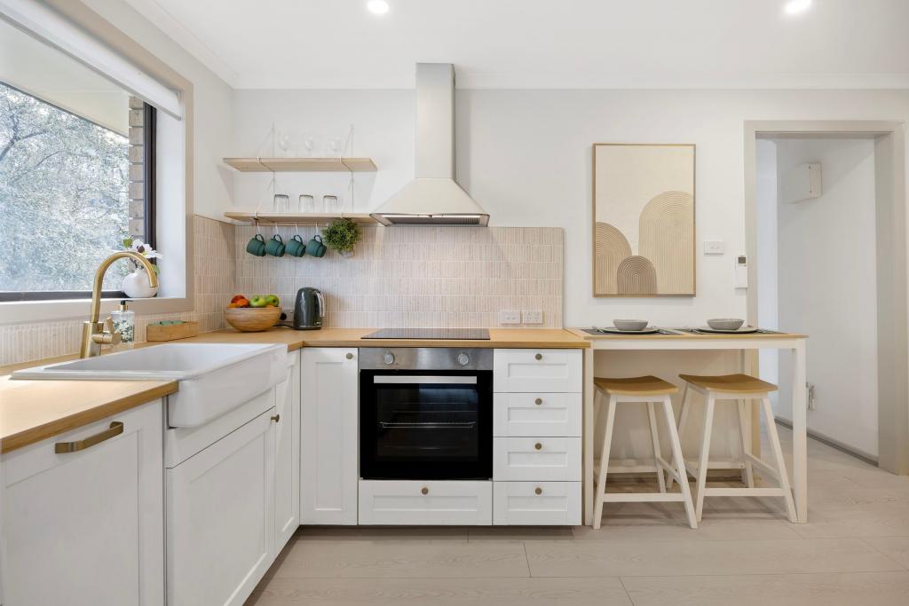 2/128 Suffolk Rd, Sunshine North, VIC 3020