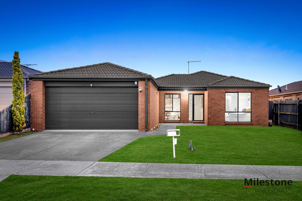 11 Karwarren Way, Cranbourne West, VIC 3977